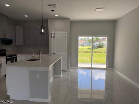 484 Westdale Ave, Lehigh Acres FL - photo 10 of 33
