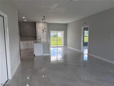 484 Westdale Ave, Lehigh Acres FL - photo 11 of 33