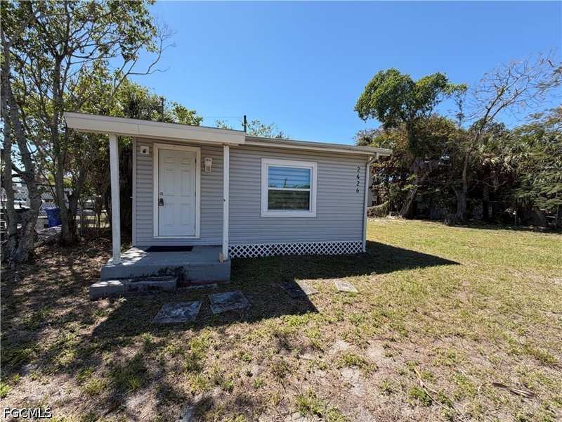 1 bedroom SingleFamilyResidence at 2426 Stella St, Fort Myers, Fort Myers — photo 1