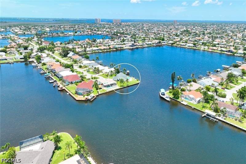 3 bedroom SingleFamilyResidence at 5004 SW 5th Pl, Cape Coral, Cape Coral — photo 4