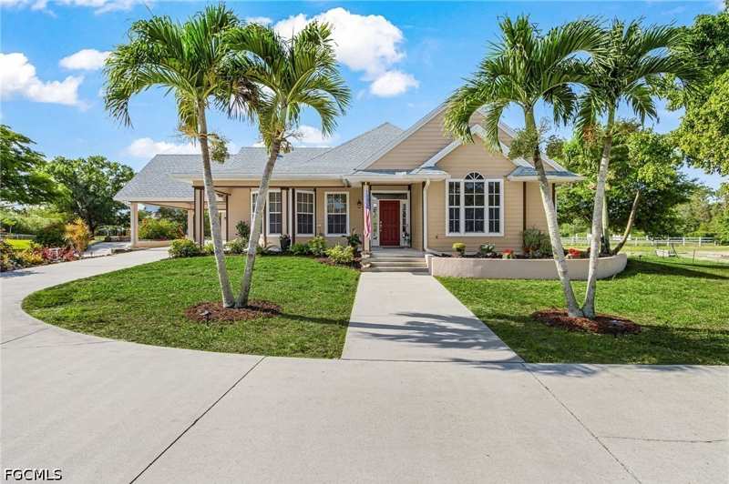 3 bedroom SingleFamilyResidence at 8930 Penzance Blvd, Colonial Farms, Fort Myers — photo 1
