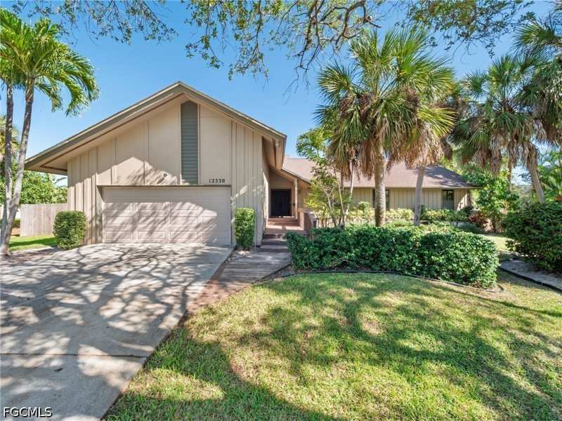 4 bedroom SingleFamilyResidence at 12330 McGregor Woods Cir, McGregor Woods, Fort Myers — photo 1