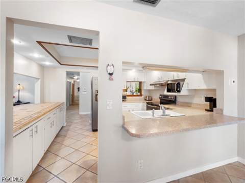 12330 McGregor Woods Cir, Fort Myers FL - photo 12 of 47