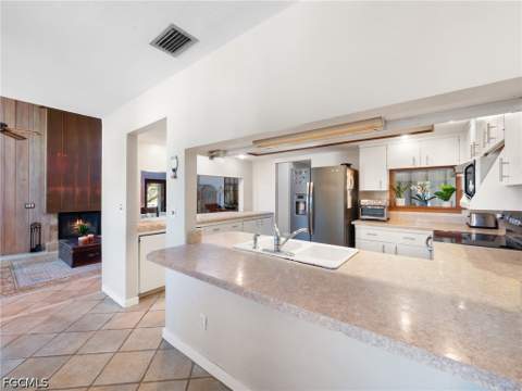 12330 McGregor Woods Cir, Fort Myers FL - photo 13 of 47