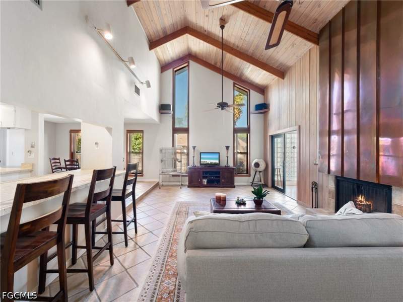 4 bedroom SingleFamilyResidence at 12330 McGregor Woods Cir, McGregor Woods, Fort Myers — photo 5