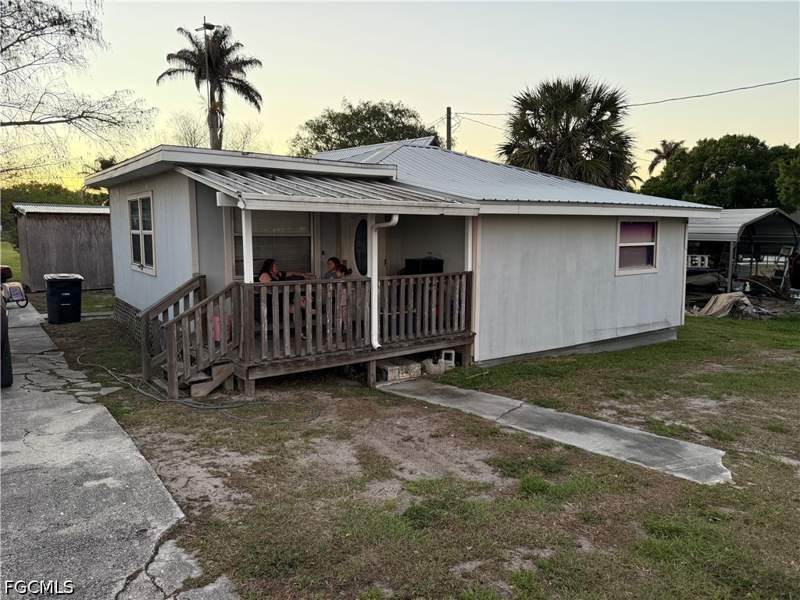 2 bedroom SingleFamilyResidence at 815 Riverside Dr, Moore Haven, Moore Haven — photo 2
