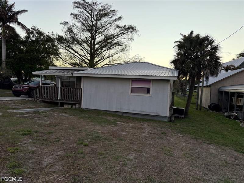 2 bedroom SingleFamilyResidence at 815 Riverside Dr, Moore Haven, Moore Haven — photo 3