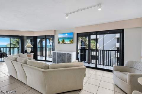 9653 Gulf Shore Dr 303, Naples FL - photo 12 of 50
