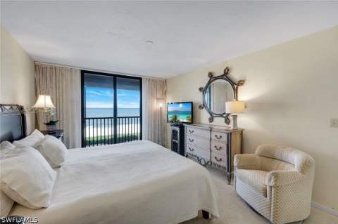 9653 Gulf Shore Dr 303, Naples FL - photo 22 of 50