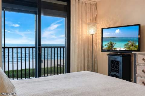 9653 Gulf Shore Dr 303, Naples FL - photo 23 of 50