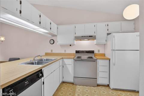 1704 Kings Lake Blvd 201, Naples FL - photo 9 of 32