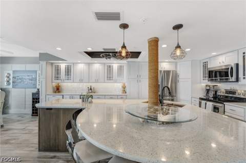 345 Mango St 401, Fort Myers Beach FL - photo 13 of 47