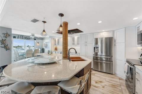 345 Mango St 401, Fort Myers Beach FL - photo 15 of 47