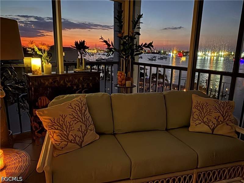 2 bedroom Condominium at 345 Mango ST 401, SEA GRAPE BAY CONDO, Fort Myers Beach — photo 2