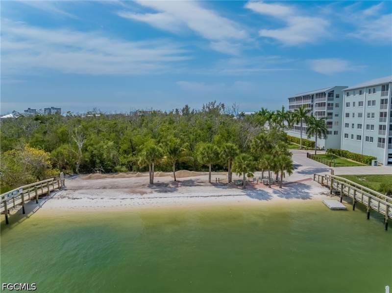 2 bedroom Condominium at 345 Mango ST 401, SEA GRAPE BAY CONDO, Fort Myers Beach — photo 5