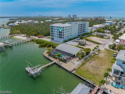 345 Mango St 401, Fort Myers Beach FL - photo 9 of 47