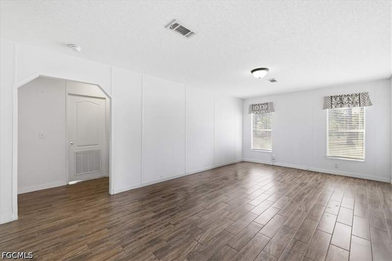 3 bedroom ManufacturedHome at 415 S Kennel St, Montura Ranch Estates, Clewiston — photo 3
