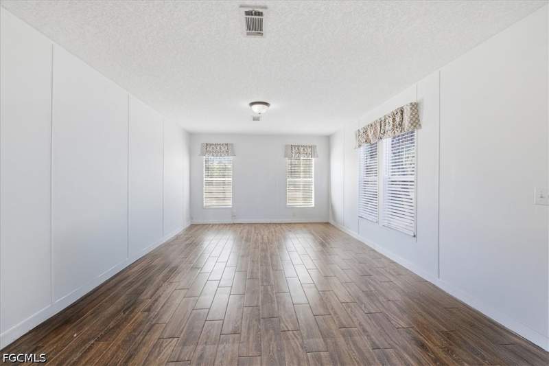 3 bedroom ManufacturedHome at 415 S Kennel St, Montura Ranch Estates, Clewiston — photo 4