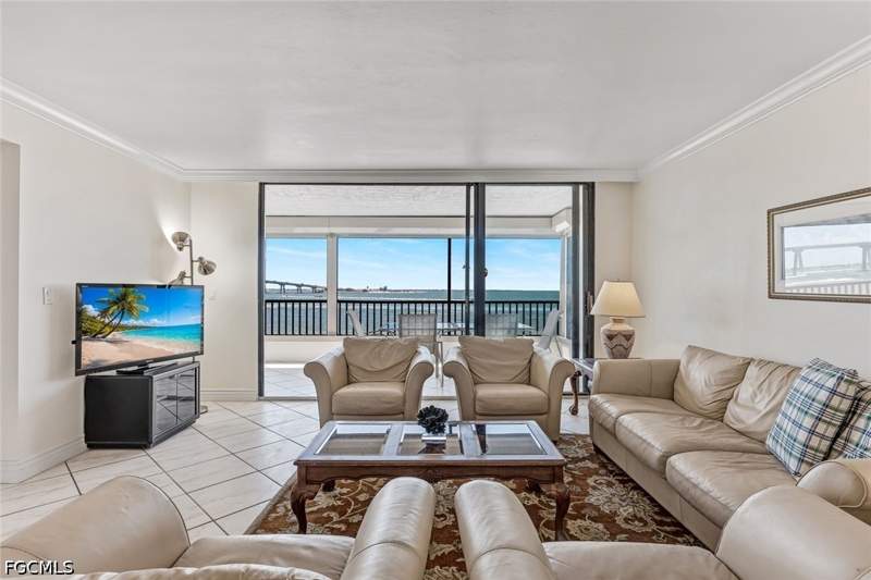 2 bedroom Condominium at 15011 Punta Rassa Rd 103, Punta Rassa, Fort Myers — photo 2