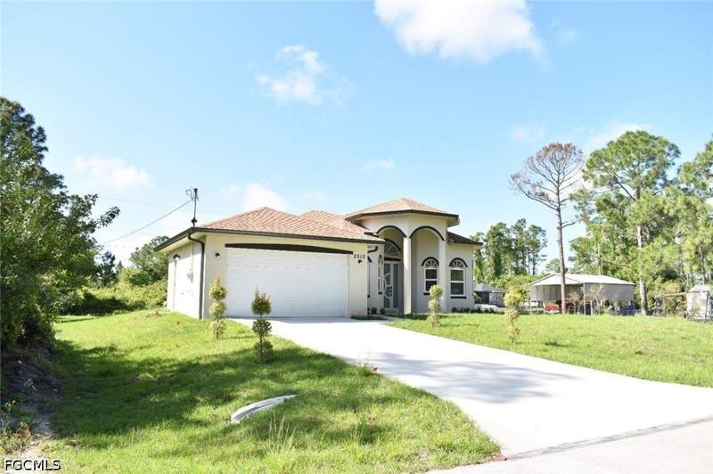 3 bedroom SingleFamilyResidence at 2515 45th St W, Lehigh Acres, Lehigh Acres — photo 3