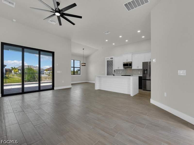 4 bedroom SingleFamilyResidence at 1517 NW 21st Pl, Cape Coral, Cape Coral — photo 4