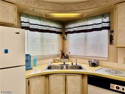 3049 Longview Ln, North Fort Myers FL - photo 6 of 39