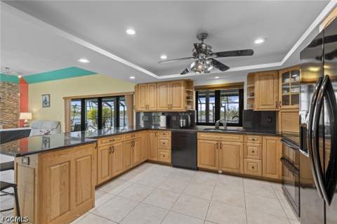 313 SE 6th St, Cape Coral FL - photo 10 of 41