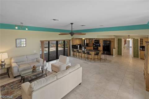 313 SE 6th St, Cape Coral FL - photo 7 of 41
