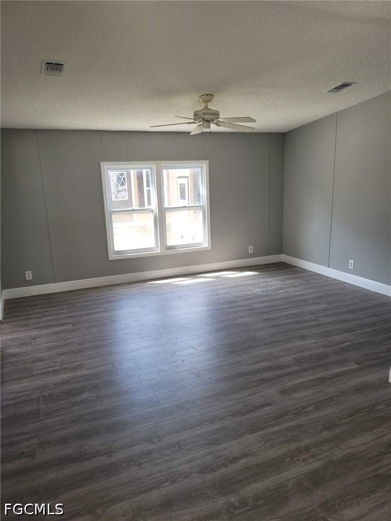 2 bedroom ManufacturedHome at 7151 Drum Dr, Pine Island Cove, St James City — photo 4