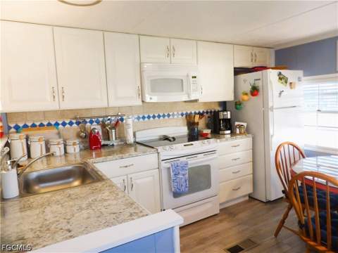 5020 Forest Park Dr, North Fort Myers FL - photo 6 of 21