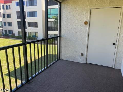 7402 Lake Breeze Dr 202, Fort Myers FL - photo 17 of 37