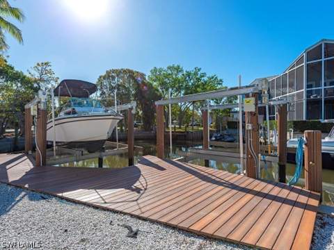 2836 Bayview Dr, Naples FL - photo 9 of 13