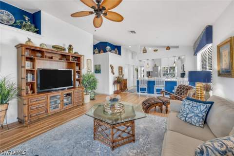 1562 Weybridge Cir 31, Naples FL - photo 10 of 17