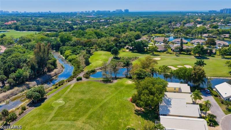 3 bedroom SingleFamilyResidence at 1562 Weybridge Cir 31, Weybridge, Naples — photo 2