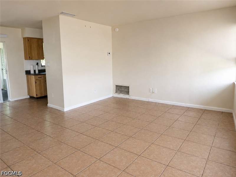 2 bedroom SingleFamilyResidence at 1515 Medford Pl, Kenilwood, Lehigh Acres — photo 2