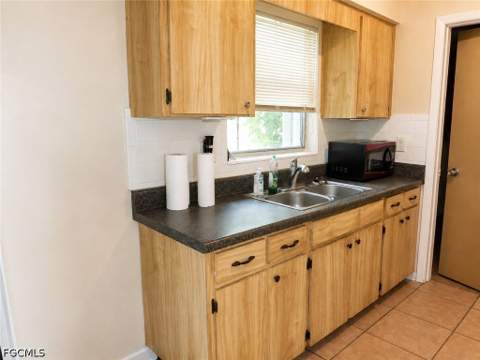 1515 Medford Pl, Lehigh Acres FL - photo 6 of 16