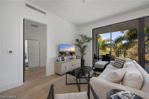 850 Central Ave 204, Naples FL - photo 6 of 15