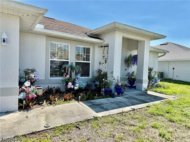 3 bedroom SingleFamilyResidence at 1916 Loyola Ave, Lehigh Acres, Lehigh Acres — photo 2