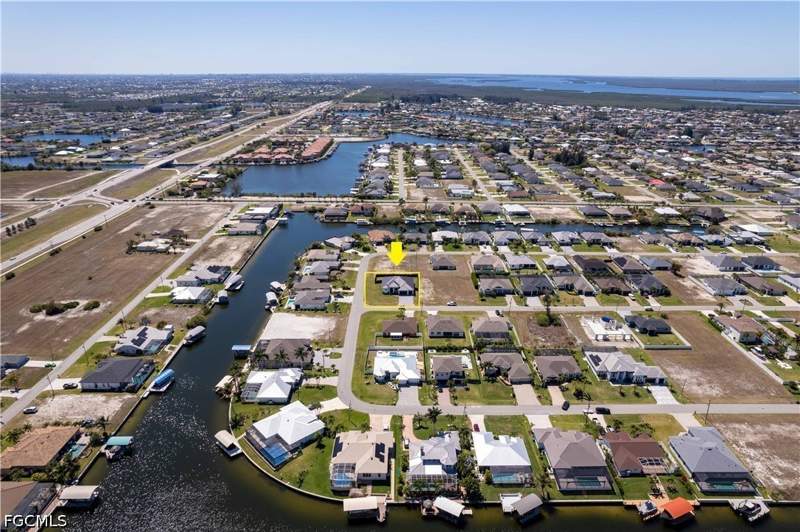 3 bedroom SingleFamilyResidence at 3300 NW 1st Ter, Cape Coral, Cape Coral — photo 4