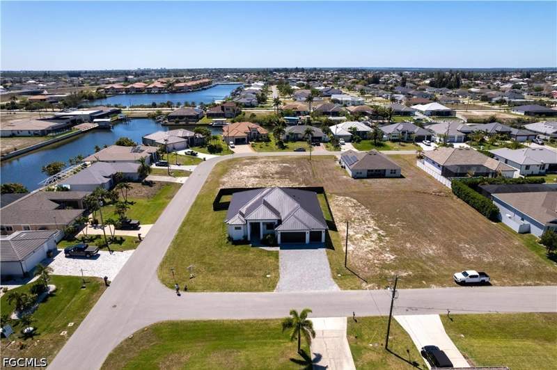 3 bedroom SingleFamilyResidence at 3300 NW 1st Ter, Cape Coral, Cape Coral — photo 5