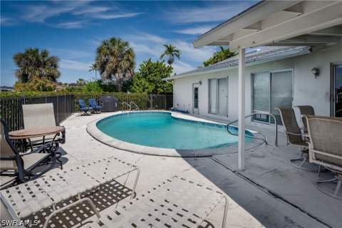 756 Apple Ct, Marco Island FL - photo 8 of 34