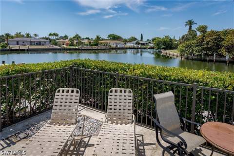 756 Apple Ct, Marco Island FL - photo 9 of 34