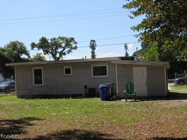 2 bedroom SingleFamilyResidence at 2365 Canal St, Lovejoy Park, Fort Myers — photo 4