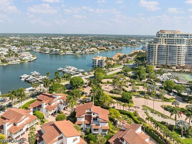 4 bedroom SingleFamilyResidence at 4737 Villa Mare Ln, Villa Mare, Naples — photo 2