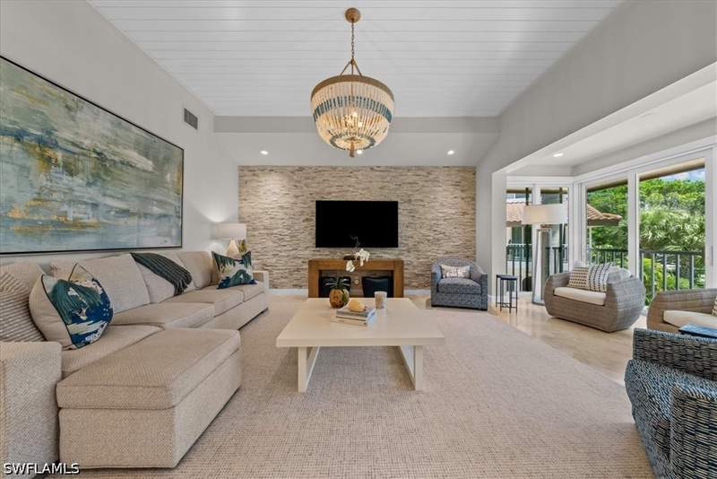 4 bedroom SingleFamilyResidence at 4737 Villa Mare Ln, Villa Mare, Naples — photo 5