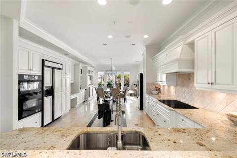 2642 Bolero Dr 5-2, Naples FL - photo 8 of 33