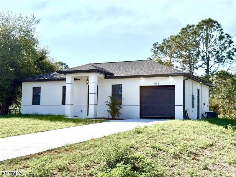 3 bedroom SingleFamilyResidence at 914 Sunrise Blvd, Southeast Lehigh, Lehigh Acres — photo 2