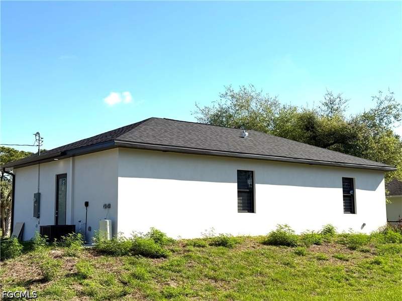 3 bedroom SingleFamilyResidence at 914 Sunrise Blvd, Southeast Lehigh, Lehigh Acres — photo 5