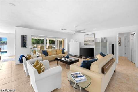 319 Pirates Bight, Naples FL - photo 15 of 26