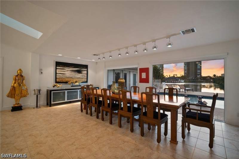 4 bedroom SingleFamilyResidence at 319 Pirates Bight, Park Shore, Naples — photo 5